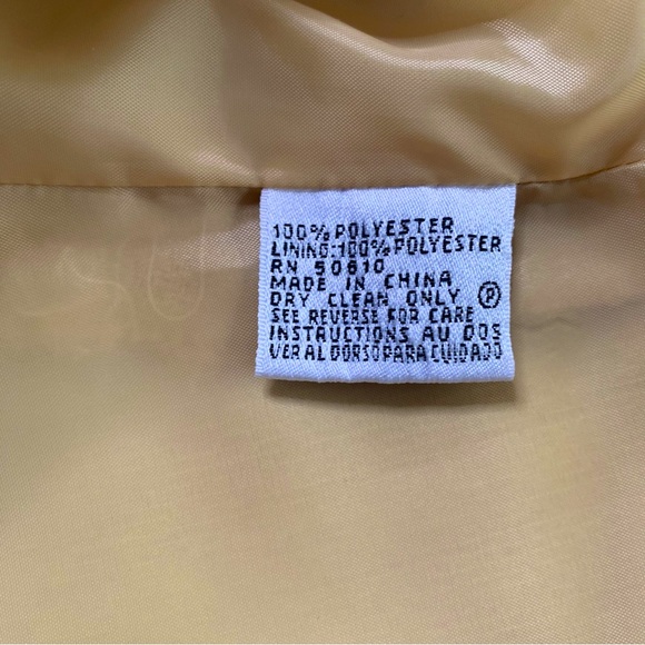 Yellow one-button two -piece LeSuit Pant Suit - Picture 6 of 9